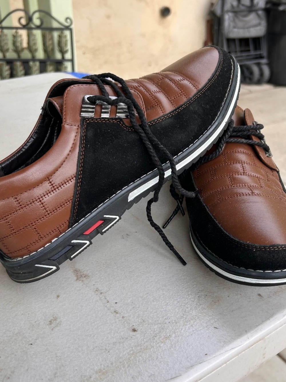 Gatsby men’s lace up shoes.